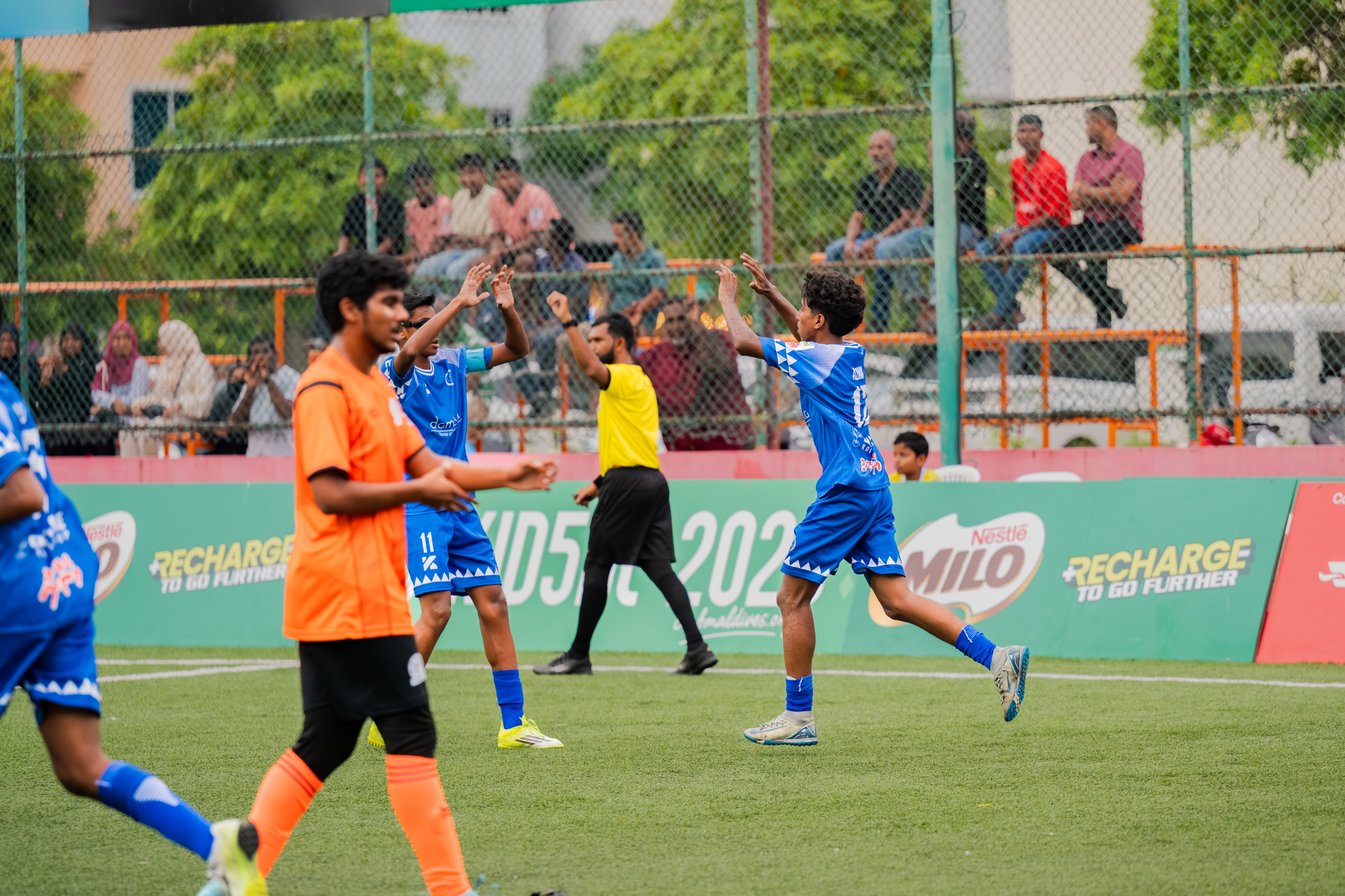 ކިޑްސަލް ކުއާޓާ ފައިނަލުގައި ނިއު ރޭޑިއަންޓް މޮޅުވި މެޗުގެ ތެރެއިން. ފޮޓޯ: ކްލަބް މޯލްޑިވްސް