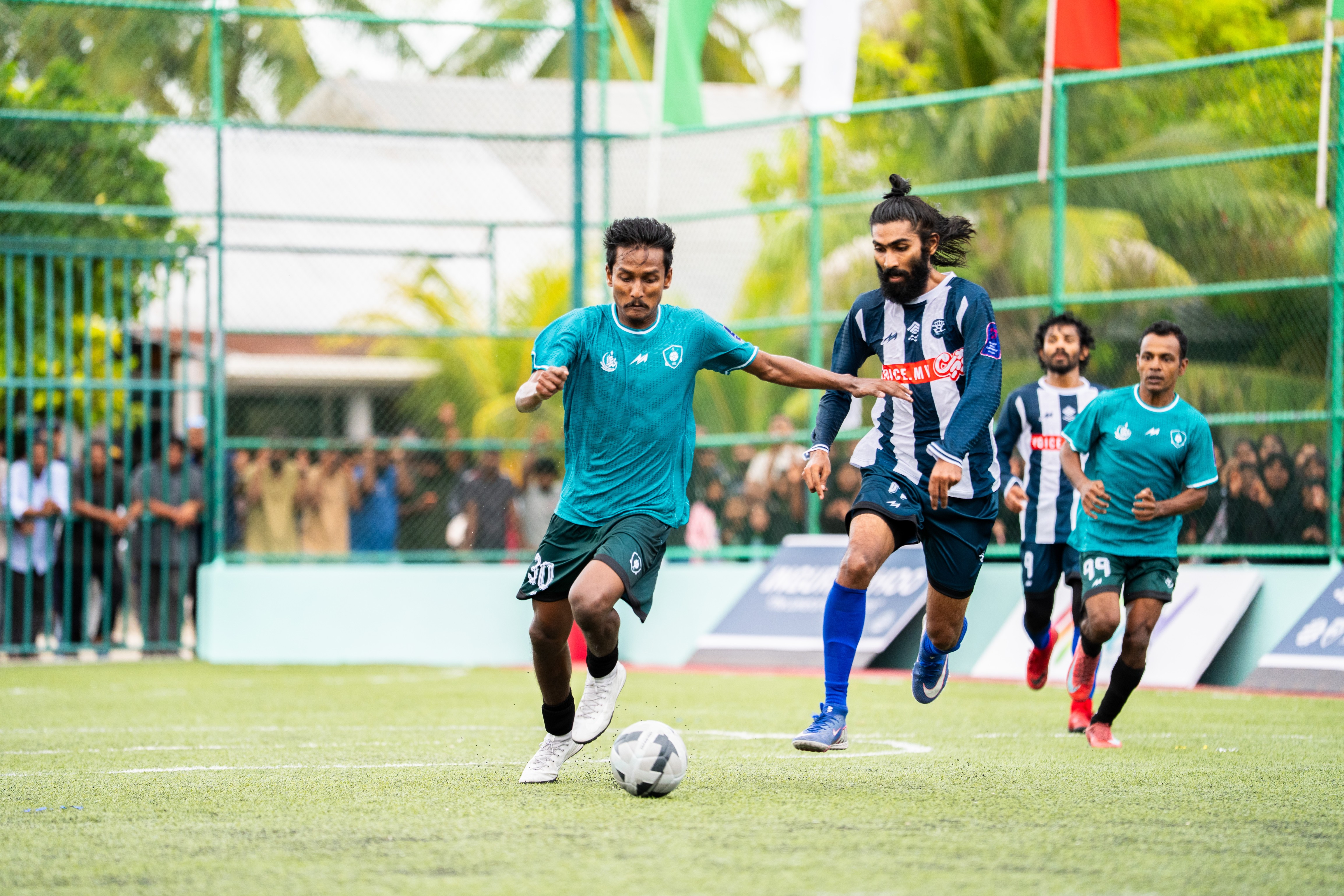 މިއަދު ކުޅުނު ފައިނަލުގެ ދުވާފަރުގެ ޝަންޓޭ ބޯޅަ ހިފައިގެން ދަނީ. ވާދަވެރި މެޗުން މިފަހަރު މޮޅުވީ ދުވާފަރު. ފޮޓޯ: ކްލަބް މޯލްޑިވްސް