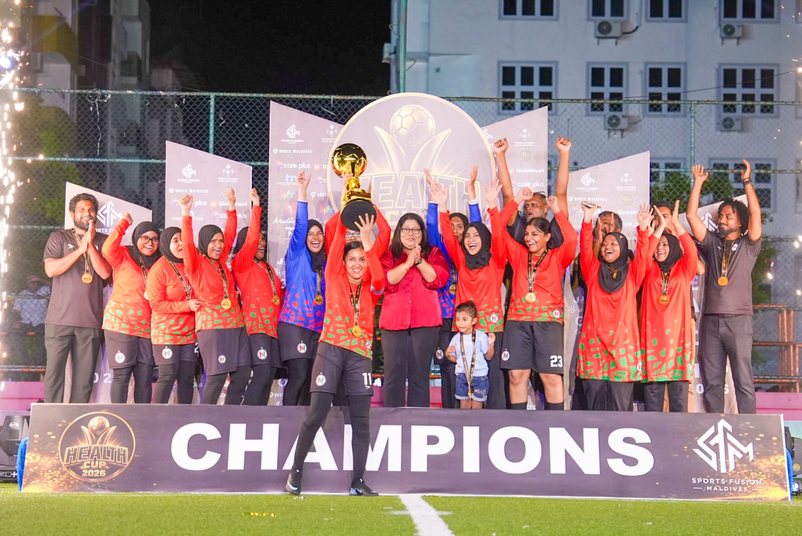 އަންހެން ޑިވިޝަނުގެ ޗެމްޕިއަން ޓްރޮފީ ހެލްތު ރެކްރިއޭޝަނުން ހޯދުން. ފޮޓޯ: ހެލްތު ކަޕް