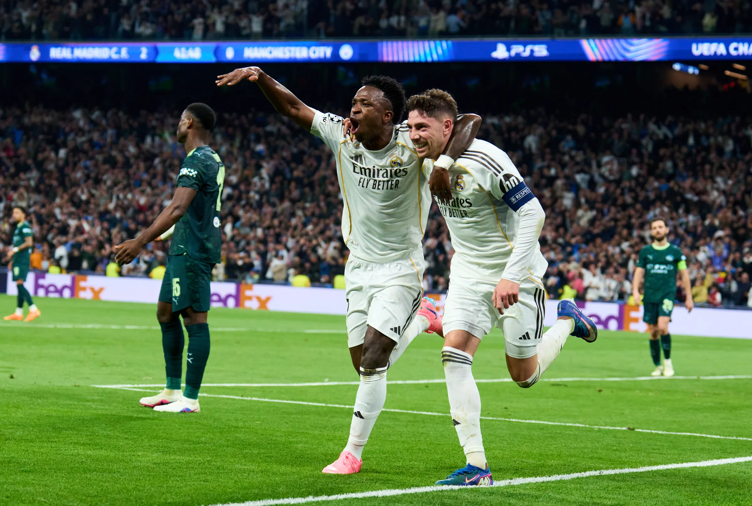 ރެއާލް މެޑްރިޑާ މެންޗެސްޓަރ ސިޓީ ބައްދަލުކުރި މެޗުގެ ތެރެއިން. ސިޓީ ކޮޅަށް ރެއާލުން ފުރަތަމަ ހާފުގައި ތިން ގޯލު ޖެހި&nbsp;