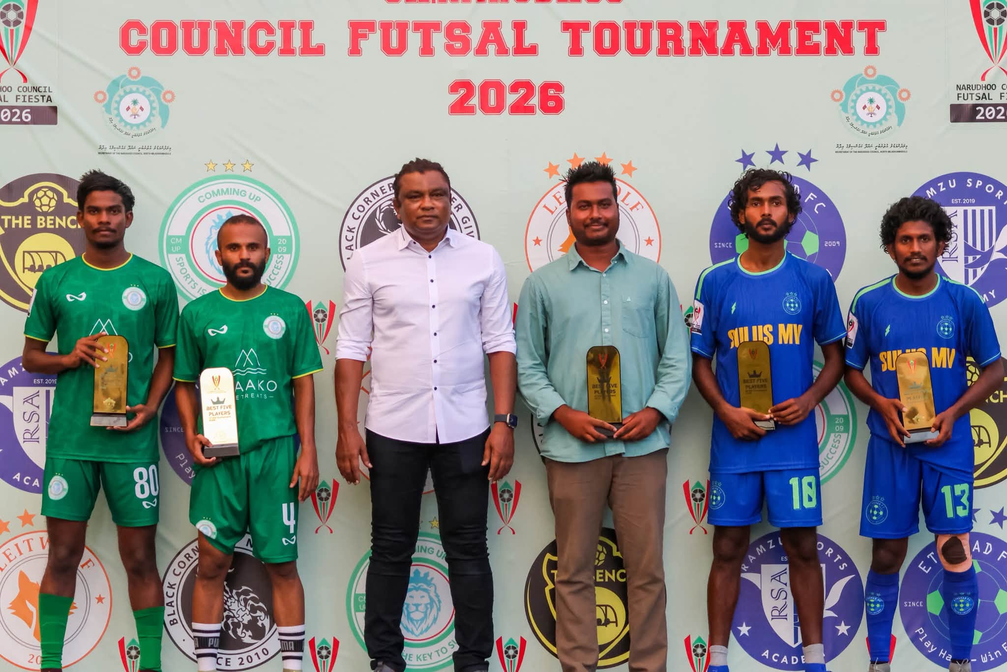 މުބާރާތުގެ އެންމެ މޮޅު ކުޅުންތެރިން. ކިންގުގެ މަގާމް ހޯދީ މަޝްހޫރު ފުޓްސަލް ތަރި ޝަންޓޭ. ފޮޓޯ: ނަރުދޫ ކައުންސިލް