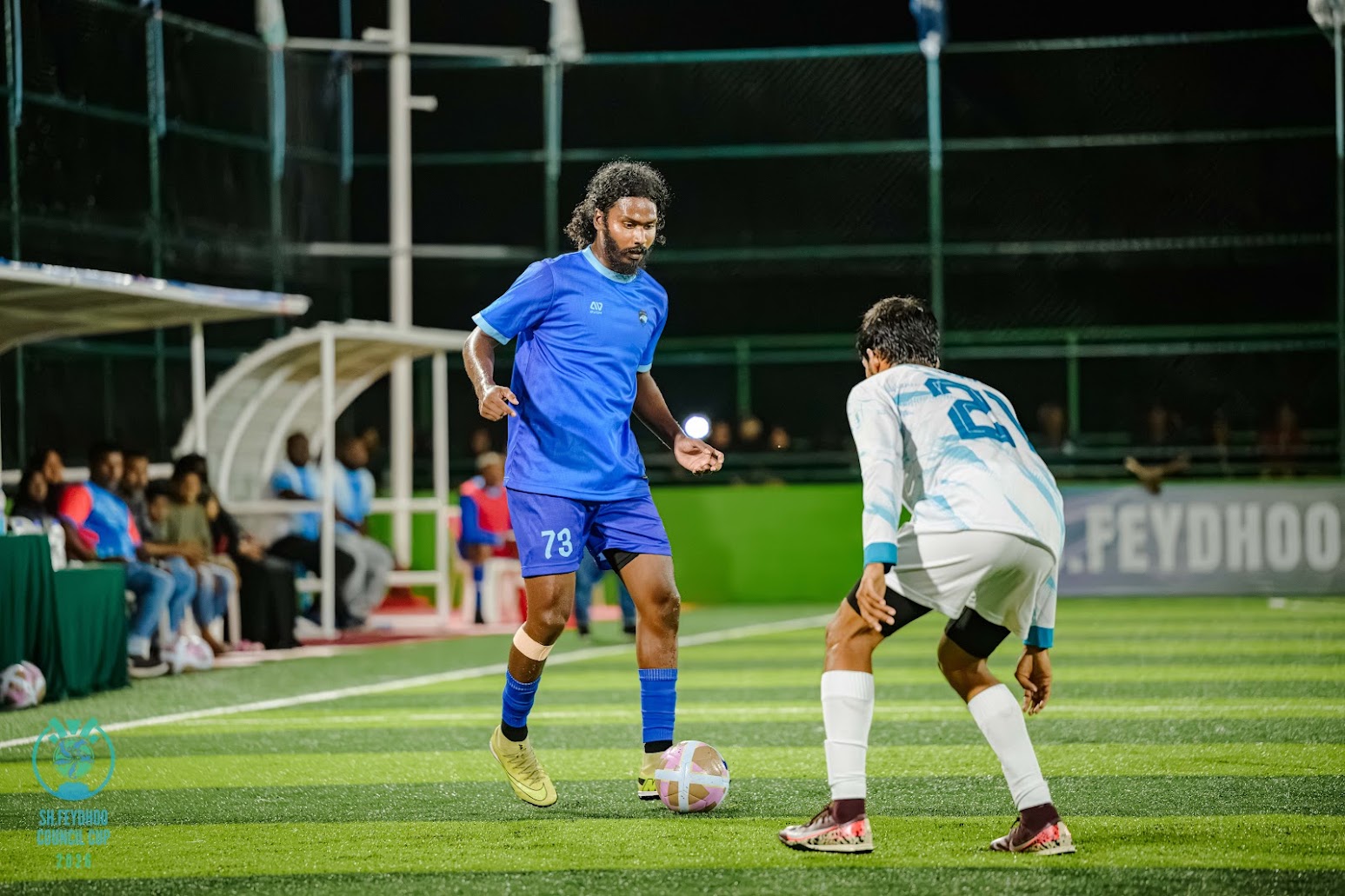 ފައިނަލުގެ ޖާގަ ހޯދަން ކުޅުނު ވާދަވެރި ސެމީ ފައިނަލް މެޗުގެ ތެރެއިން. ފޮޓޯ: ށ. ފޭދޫ ކައުންސިލް