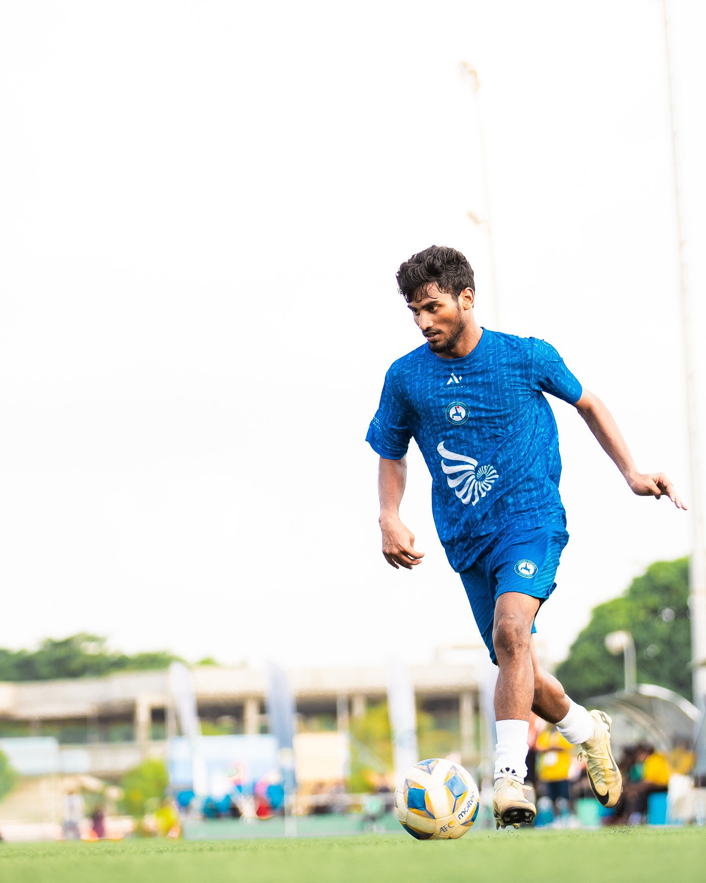 ދި މެންގްރޫވް ޗެމްޕިއަންޝިޕްގެ މެޗެއްގެ ތެރެއިން. މުޅި ރާއްޖެއަށް ހުޅުވާލައިގެން ބާއްވާ މި މުބާރާތުގެ މަގުބޫލުކަން ބޮޑު. ފޮޓޯ: މެންގްރޫވް ޗެމްޕިއަންޝިޕް