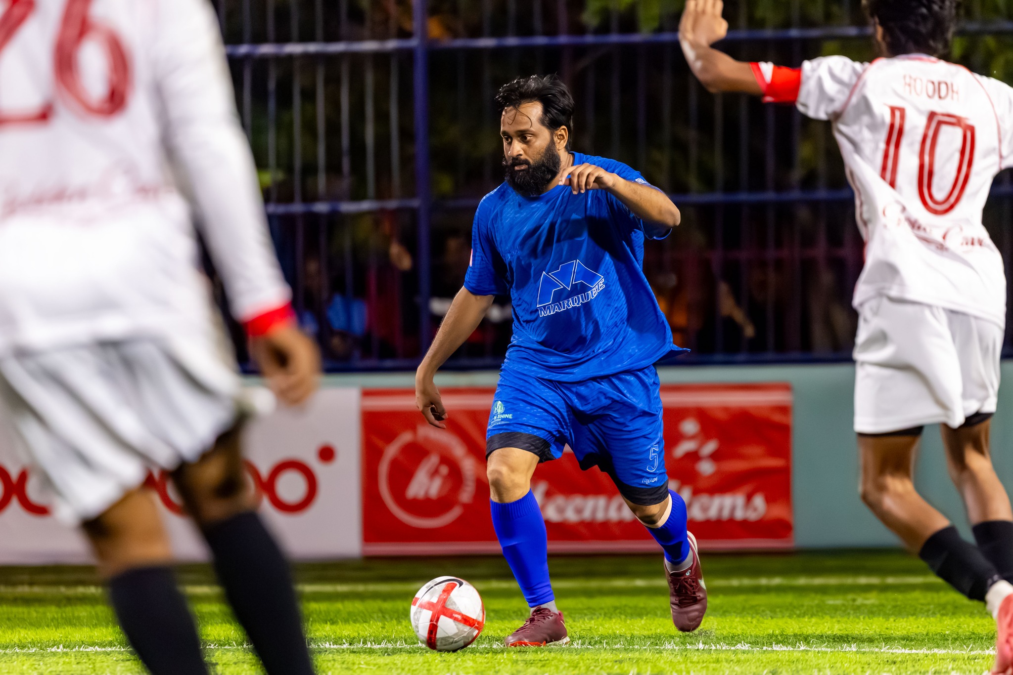 އެއިޓީފޯގެ ސުލްތާން ބޯޅަ ހިފައިގެން. ސުލްތާން ވަނީ މީގެކުރިން ފުރަތަމަ ޑިވިޝަނުގައި ކުޅެފައި. ފޮޓޯ: އޭދަފުށި ކައުންސިލް