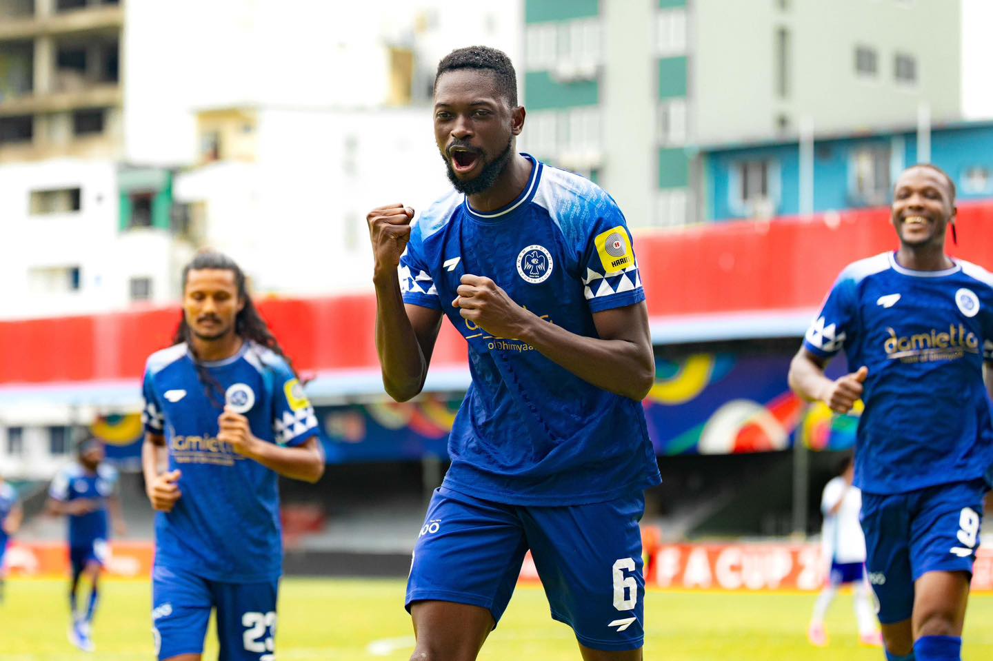 މިއަދުގެ މެޗުގައި ގޯލު ޖެހުމަށް ފަހު ނިއުގެ އިބިލިޓީ އުފާފާޅުކުރަނީ. ފޮޓޯ: އެފްއޭއެމް