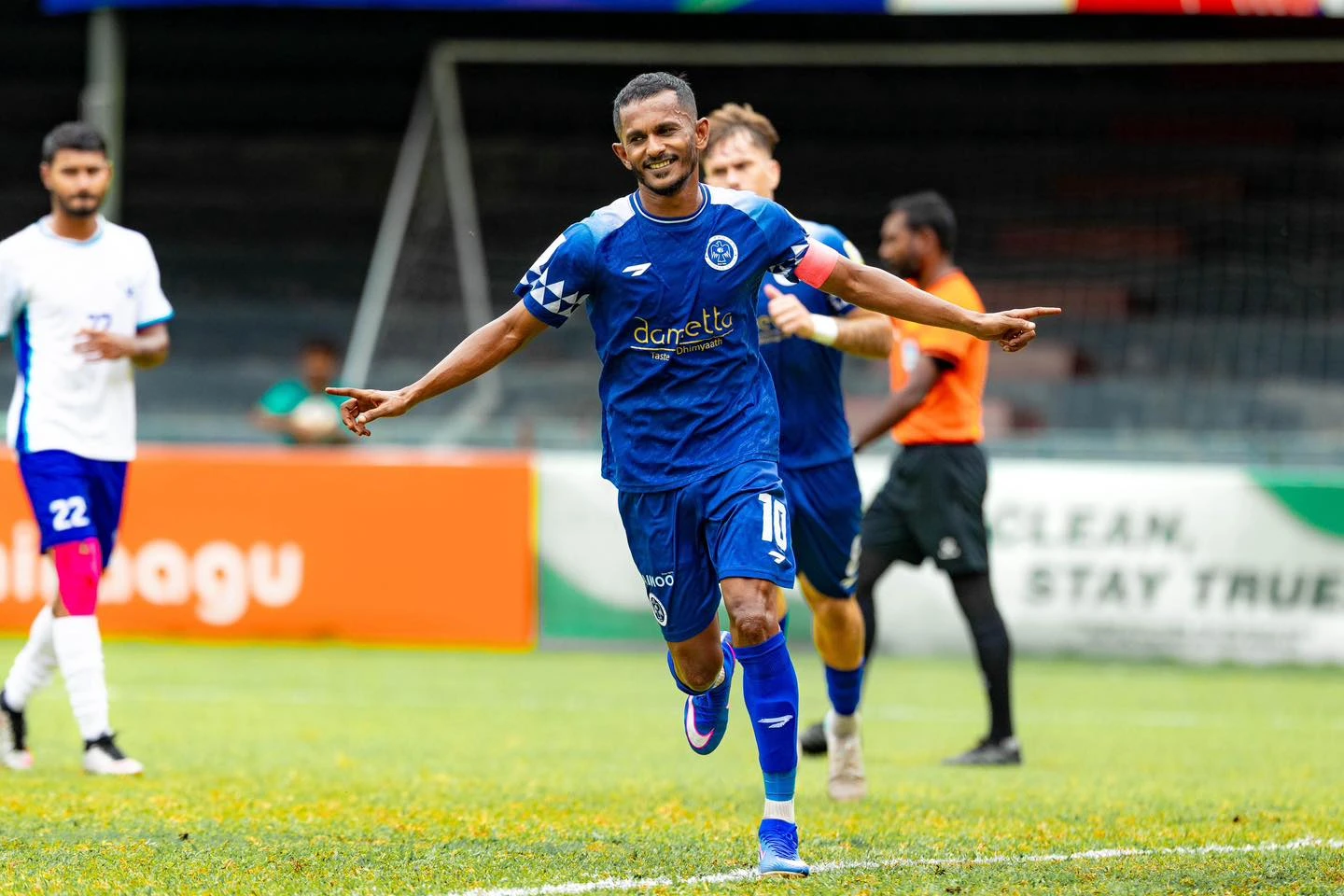 ދެ ވަނަ ހެޓްރިކާ އެކު ސެންޓޭ އެ އުފުލާލީ ނިއު ރޭޑިއަންޓް ފައިނަލަށް