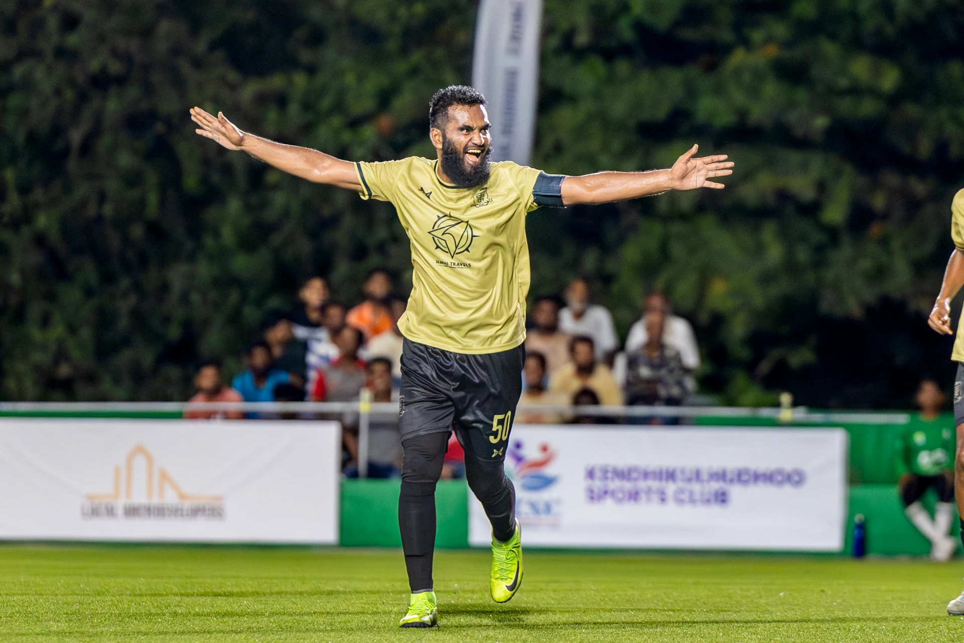 އެންމެ މަޝްހޫރު ތަރިން ޖިބިއްލީ އަށް ބޮޑު މޮޅެއް ހޯދައިދީފި