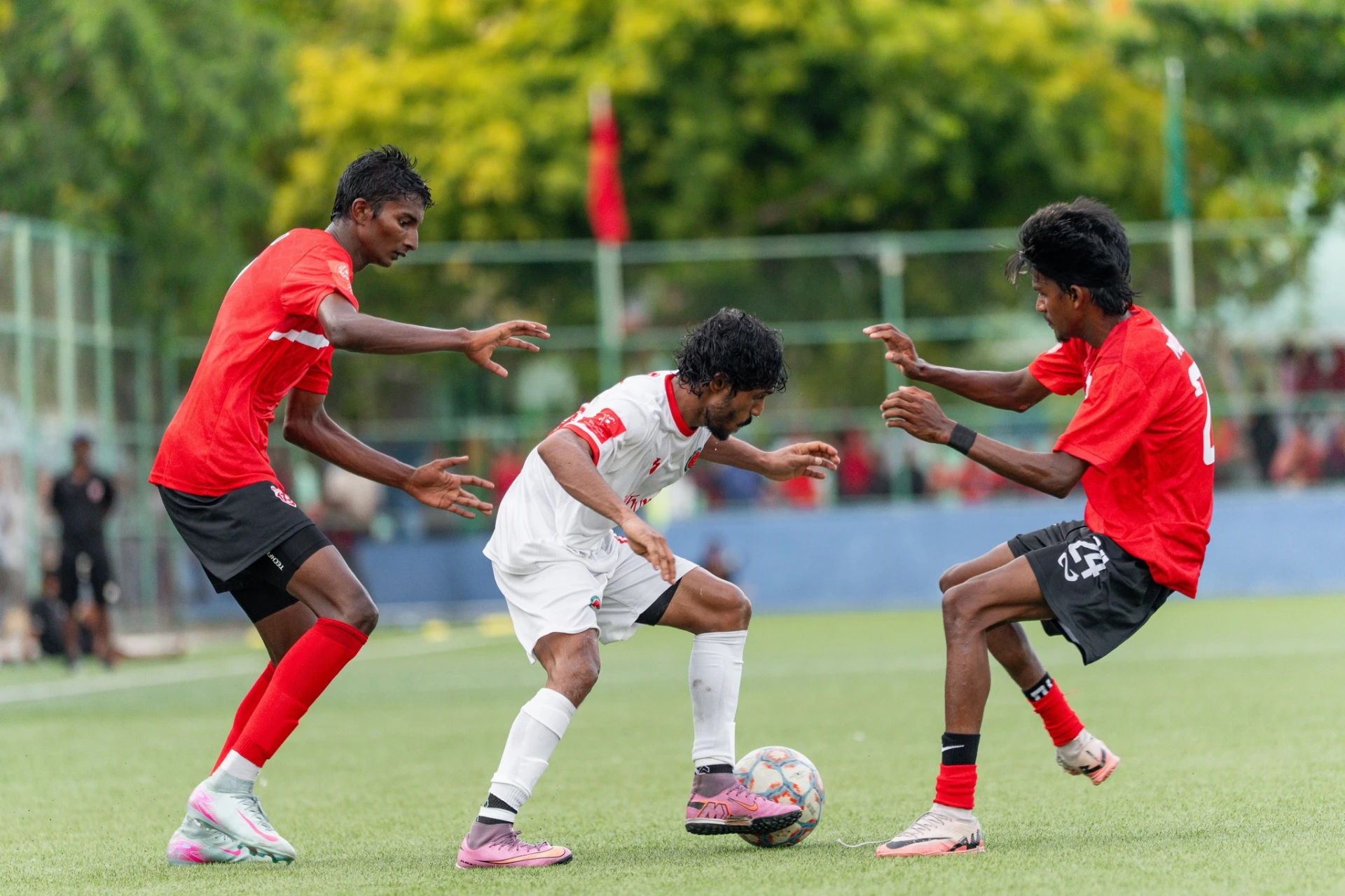 އަލުން އިތުބާރު ހޯދަން އޭދަފުށްޓާއި މަހިބަދޫ މިއަދު މުހިންމު އިމްތިހާނަކަށް