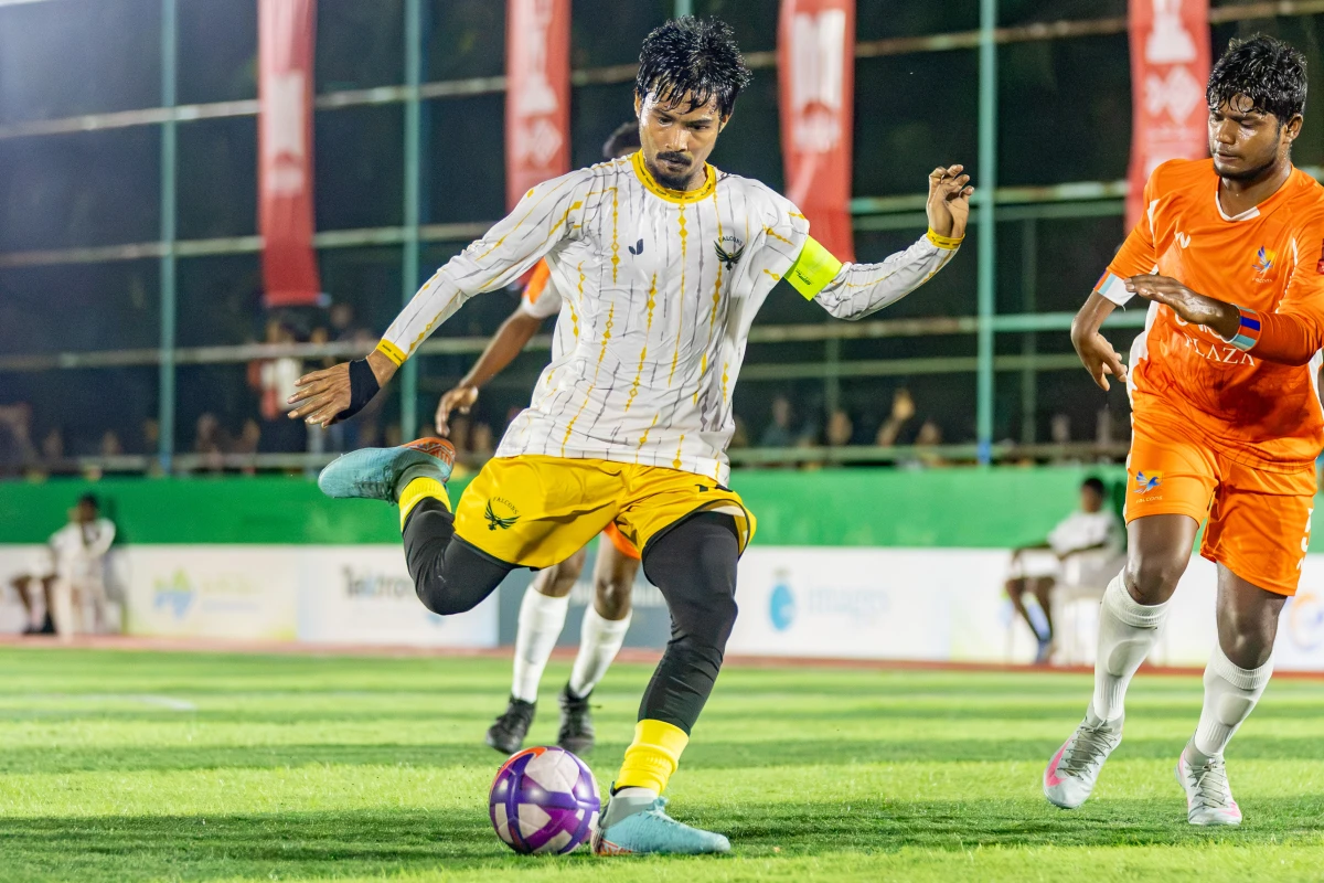 ފުރިހަމަ މޮޅަކާ އެކު ގޯލްޑަން ފެލްކަންސް އިން ސެމީއާ ގާތަށް ޖެހިލައިފި