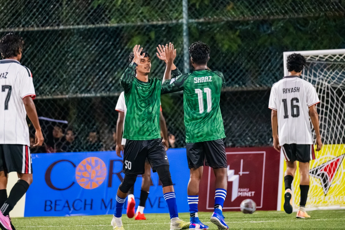 މިޑްލް ކްރައުޑް މޮޅަކުން ފެށިއިރު، ރިއަލިޓީން ހަމަޖެހުމުގެ ނޭވާއެއް ލައިފި
