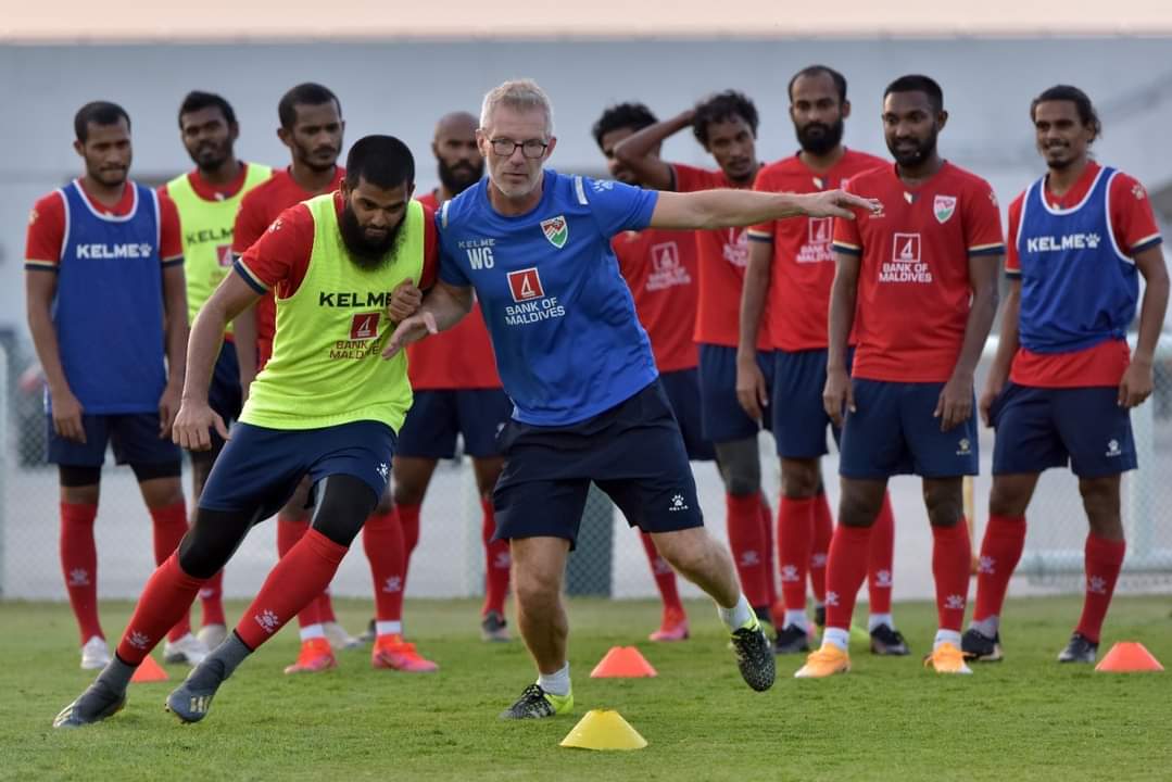 ކޮލިފައިން ޗައިނާގައި ފެށިއިރު ދުބާއީގައި ތިން ޓީމް ތާށިވެއްޖެ