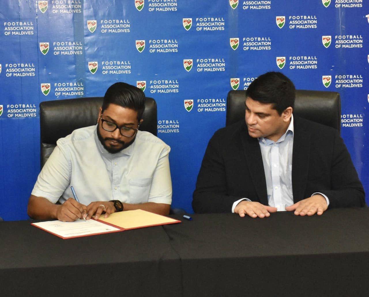 މުސާރަ ކުޑަކުރަން އެއްބަސްނުވުމުން އެފްއޭއެމްގެ ޓެކްނިކަލް ޑިރެކްޓަރު ވަކިކޮށްފި