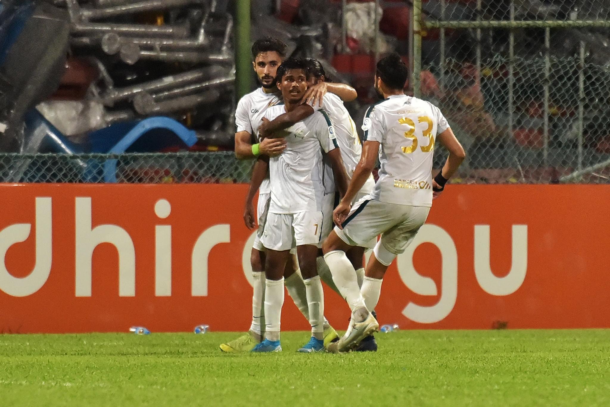 އީގަލްސް ބަލިކޮށް ގްރީން ތިން ވަނަ އަށް އަރައިފި