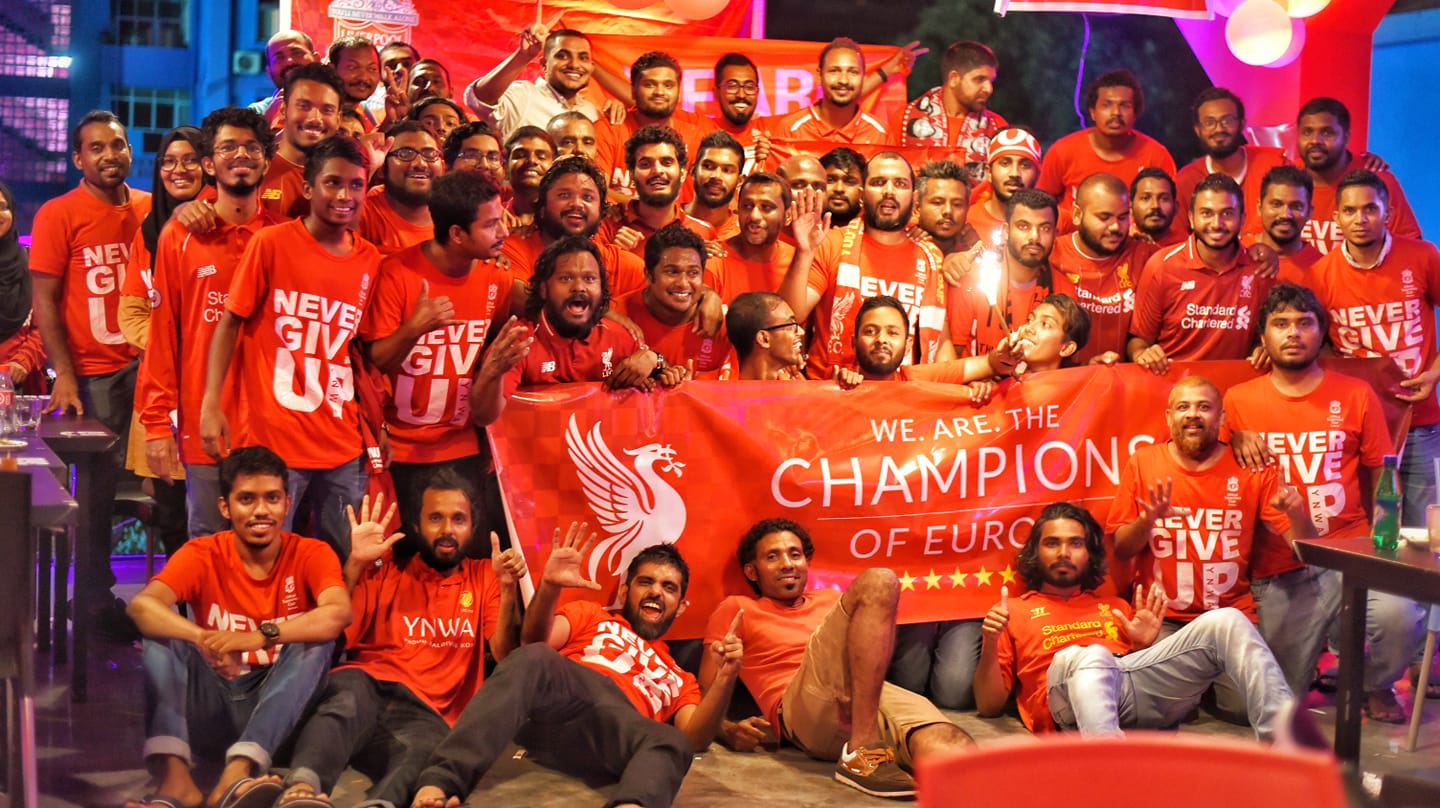 ލިވަޕޫލް ސަޕޯޓަރުން އެއް ލައްކަ ރުފިޔާގެ ފެންޓަސީ ލީގެއް ހަދައިފި