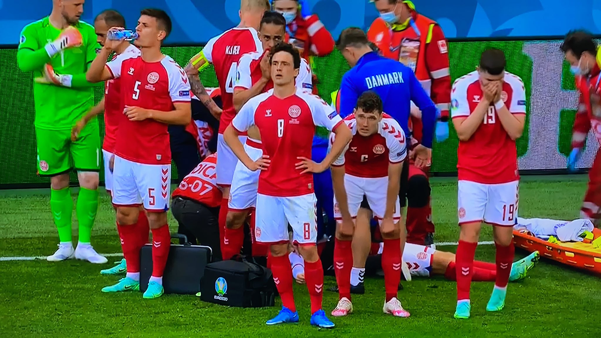 އެރިކްސެން ދަނޑުމައްޗަށް ވެއްޓުމާއެކު ކުއްލި ފަރުވާ ދެނީ