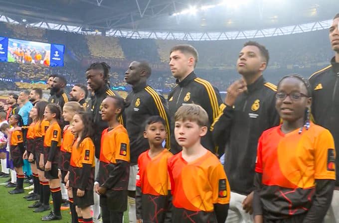 ވަލްވާޑޭ އަތުގަ ހިފައިގެން ދިވެހި ކުއްޖަކު ޗެމްޕިއަންސް ލީގު ފައިނަލްގައި