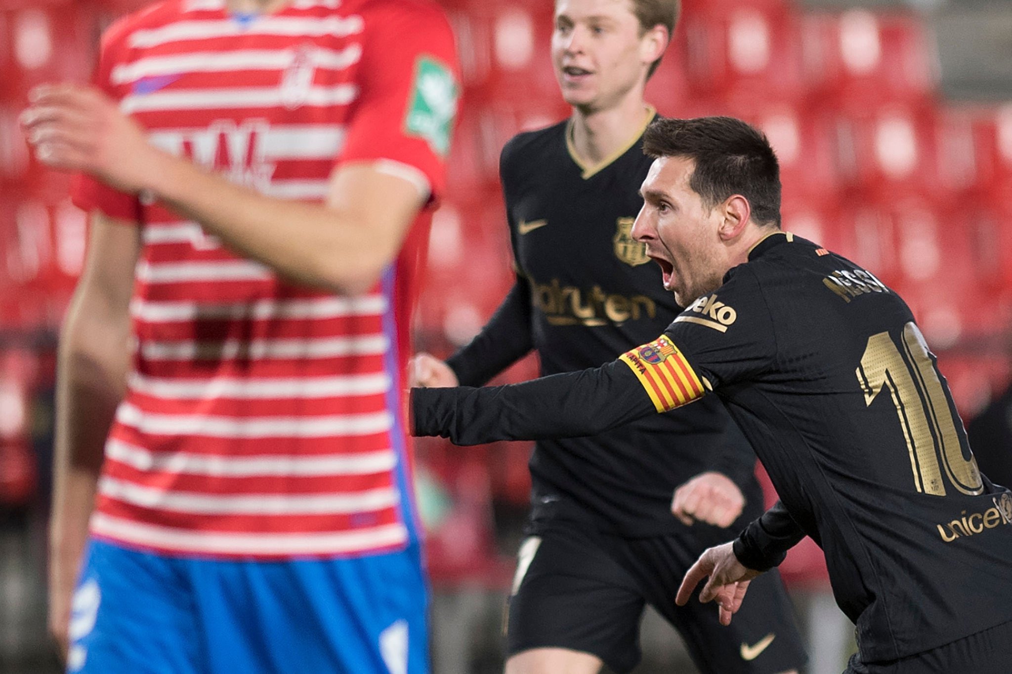 ރެއާލް އެއްވަރު، ބާސެލޯނާ ކުރިއަށް ޖެހިލައިފި