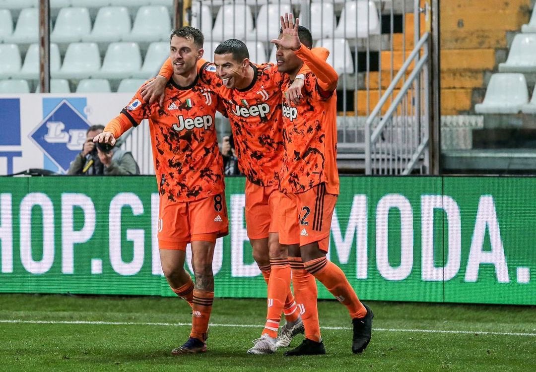 ރޮނާލްޑޯގެ ގޯލުތަކުން މޮޅުވެ ޔުވެންޓަސް ކުރިއަށް