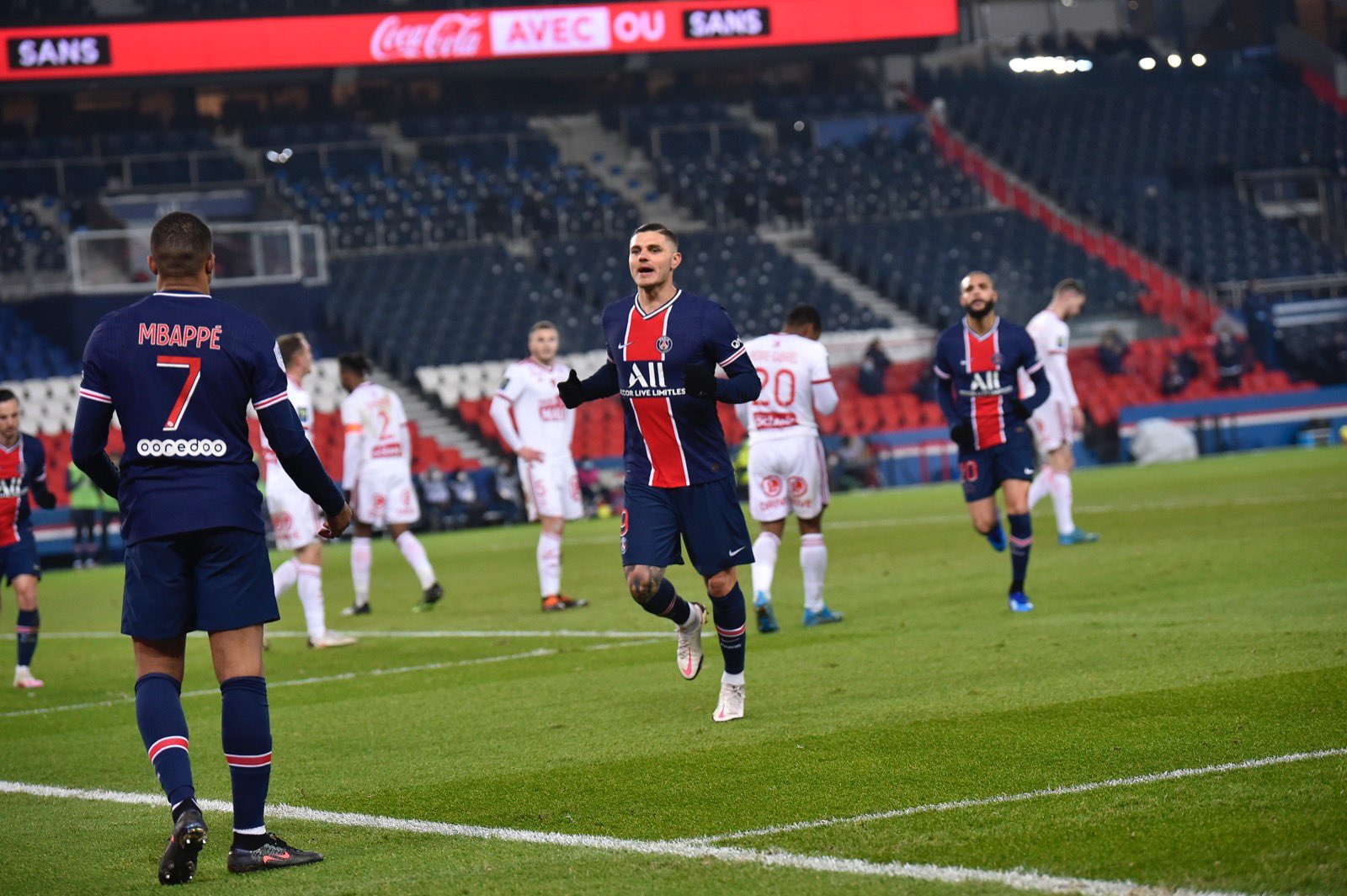 ޕޮޗެޓީނޯގެ ކޯޗުކަމުގައި ޕީއެސްޖީ ފުރަތަމަ މޮޅު ހޯދައިފި