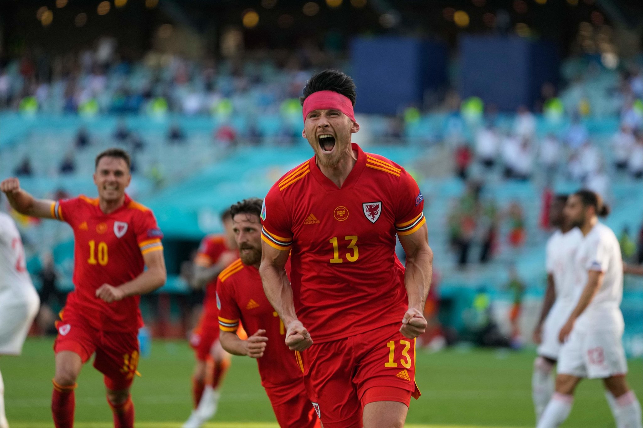 ޔޫރޯ 2020: ވޭލްސް އިން ސްވިޒަލެންޑާ އެއްވަރުކޮށްފި