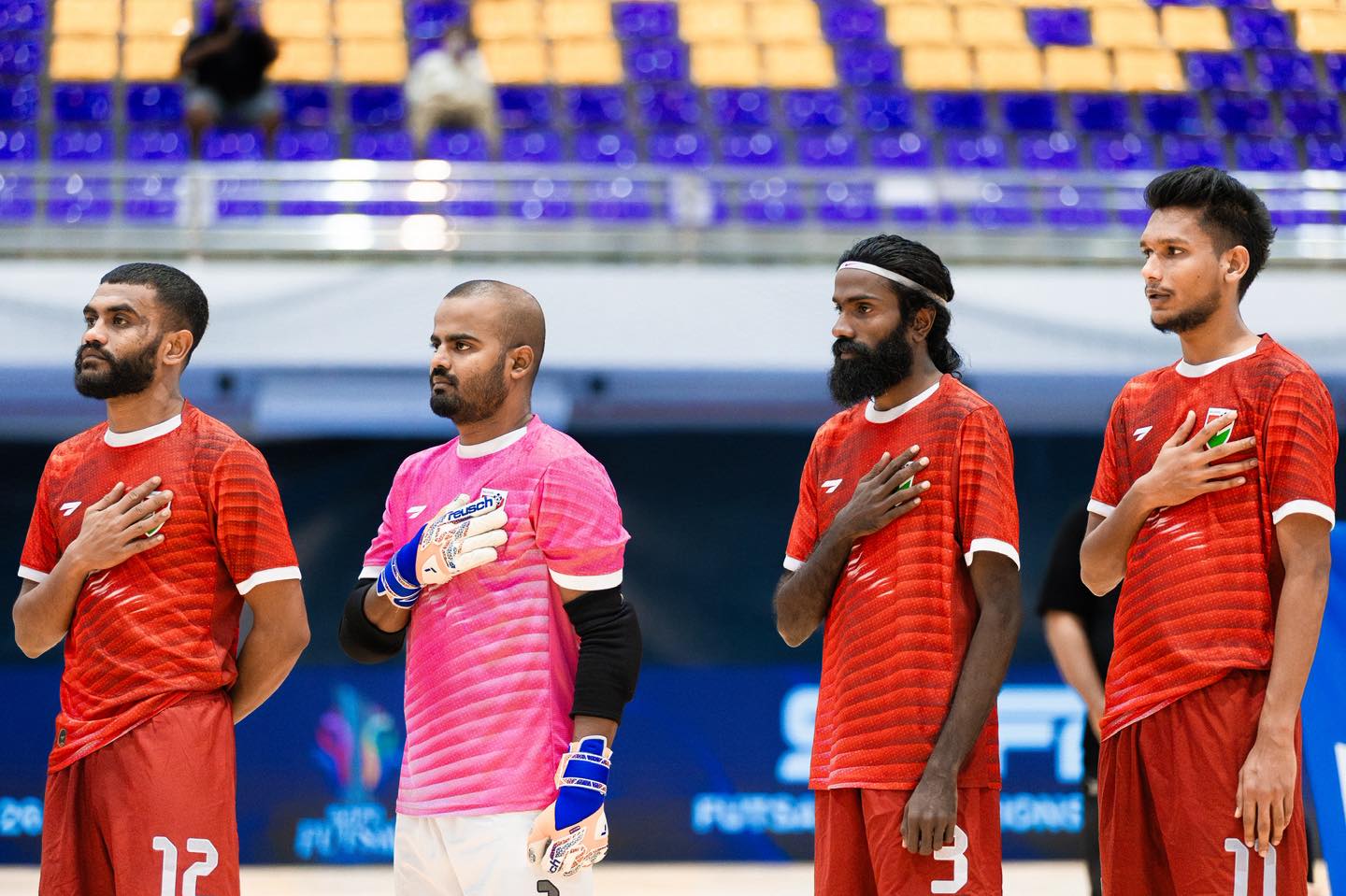 މެޗަކުން ބަލިނުވެ އޮތް ނޭޕާލާ މިއަދު ރާއްޖެ ވާދަކުރަނީ