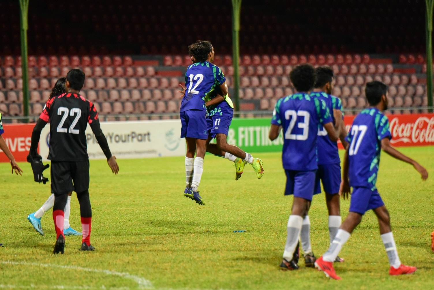 ޔޫތު ޗެމްޕިއަންޝިޕް: ސަސް އިން މާޒިޔާ ބަލިކޮށްފި