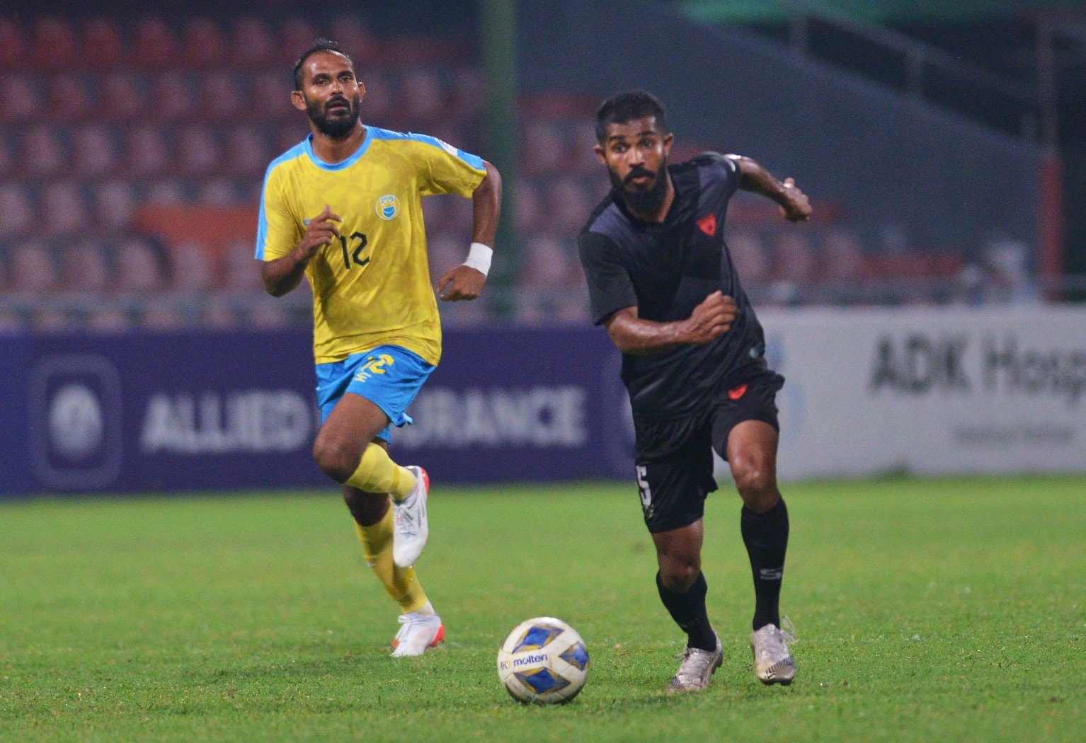 ވެލެންސިއާ ބަލިކޮށް އީގަލްސް ކުރިއަށް ޖެހިލައިފި