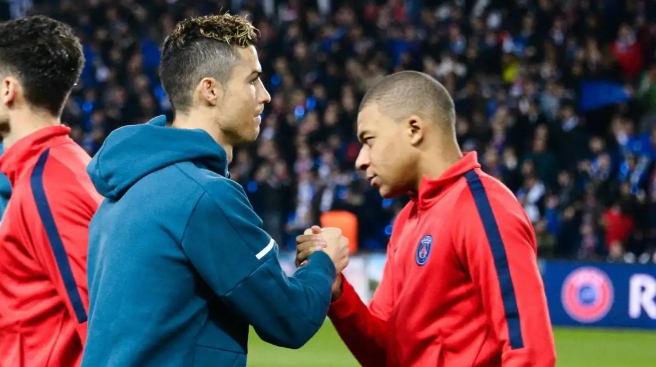 ރެއާލްގައި އެމްބާޕޭ ވިދާލާތަން ބަލަން މިހުރީ ކެތްމަދުވެފަ: ރޮނާލްޑޯ