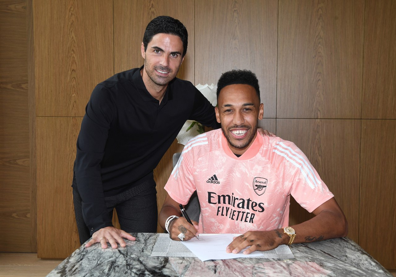 އެއްބަސްވުން އާކޮށް އޮބާމަޔަން އާސެނަލްގެ ސަޕޯޓަރުން ހެއްވާލައިފި