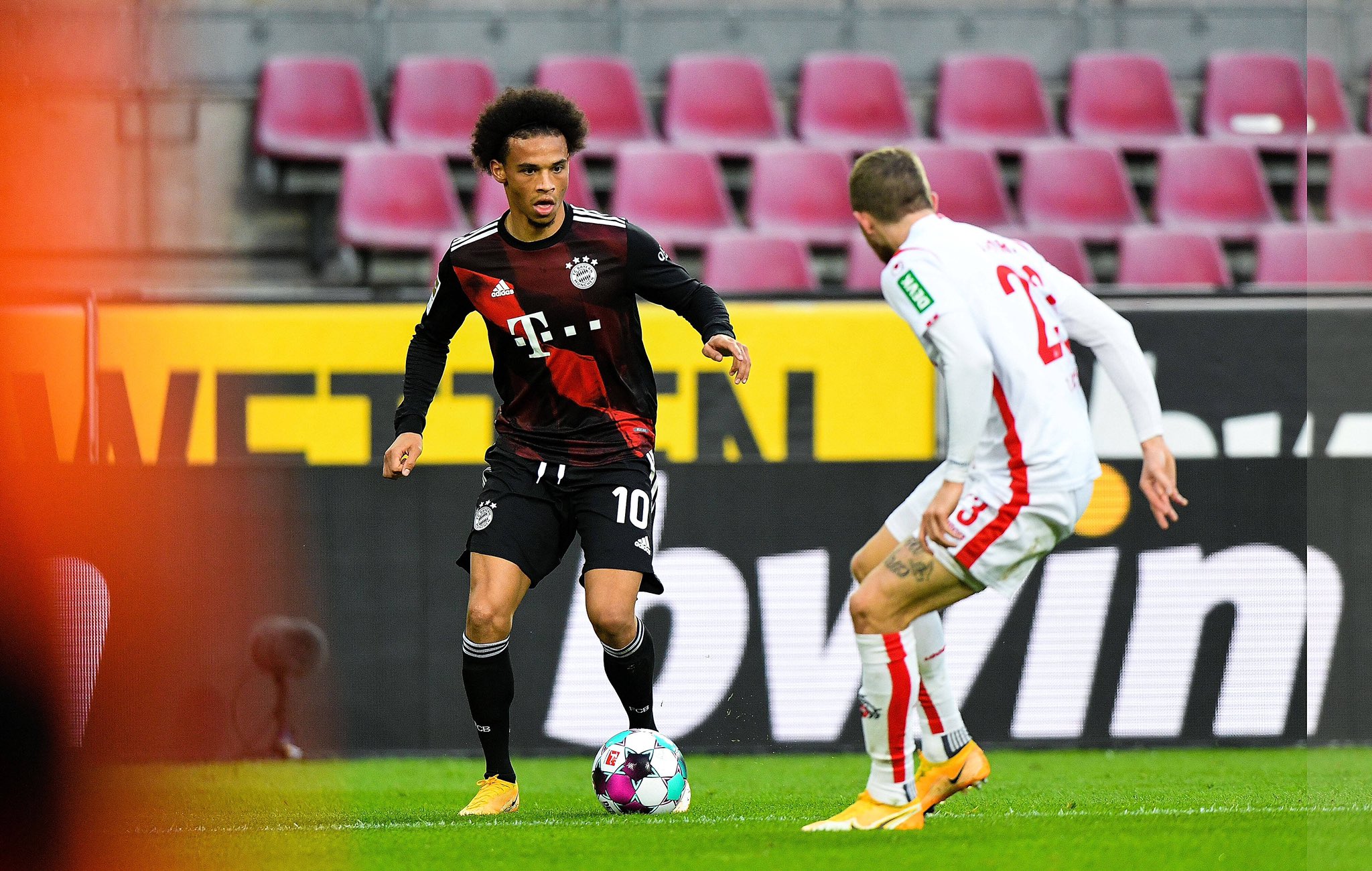 ހަނި މޮޅެއް ހޯދައި ބަޔާން މިއުނިކް އެއް ވަނަ އަށް އަރައިފި