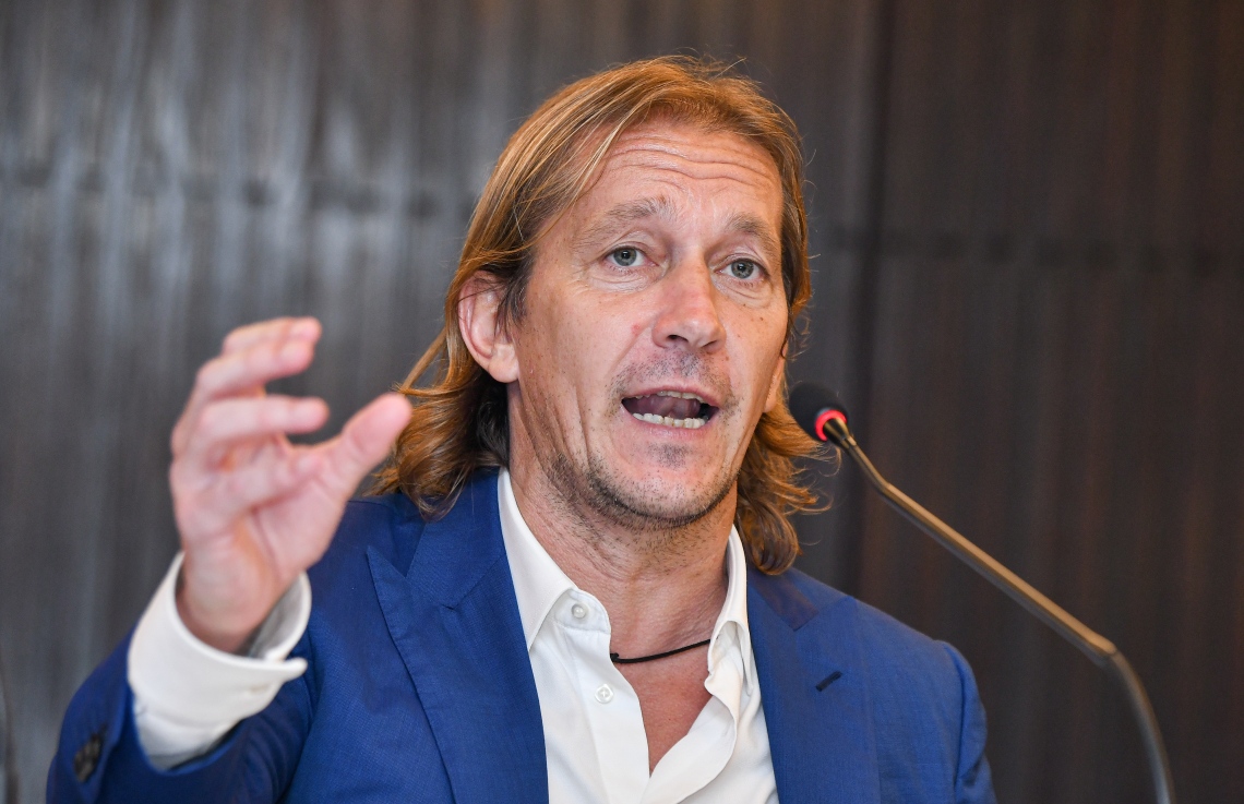 ފުޓްބޯޅައިގެ އެންމެ ބޮޑު ޕްރޮޖެކްޓް ހިންގަން ސަލްގާޑޯއާ އެކު އެއްބަސްވުމަކަށް