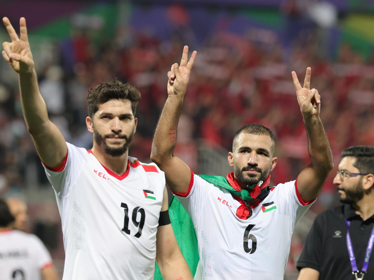 ފަލަސްތީނުން ދެއްކީ އާދަޔާހިލާފު ހިތްވަރެއް، މިހާރު އޮތީ ގަދަ 16 ގައި