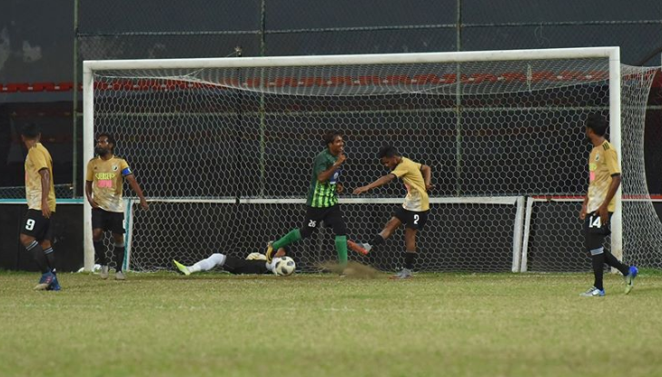 ދެ ވަނަ ޑިވިޝަން: ގްރޫޕްގެ އެއް ވަނަ ހޯދައި ސުޕަރ ޔުނައިޓެޑް ސެމީ އަށް