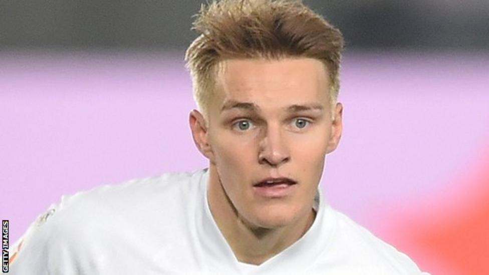 ރެއާލް މެޑްރިޑްގެ އޮޑިގާޑް އާސެނަލަް އަށް ސޮއިކޮށްފި