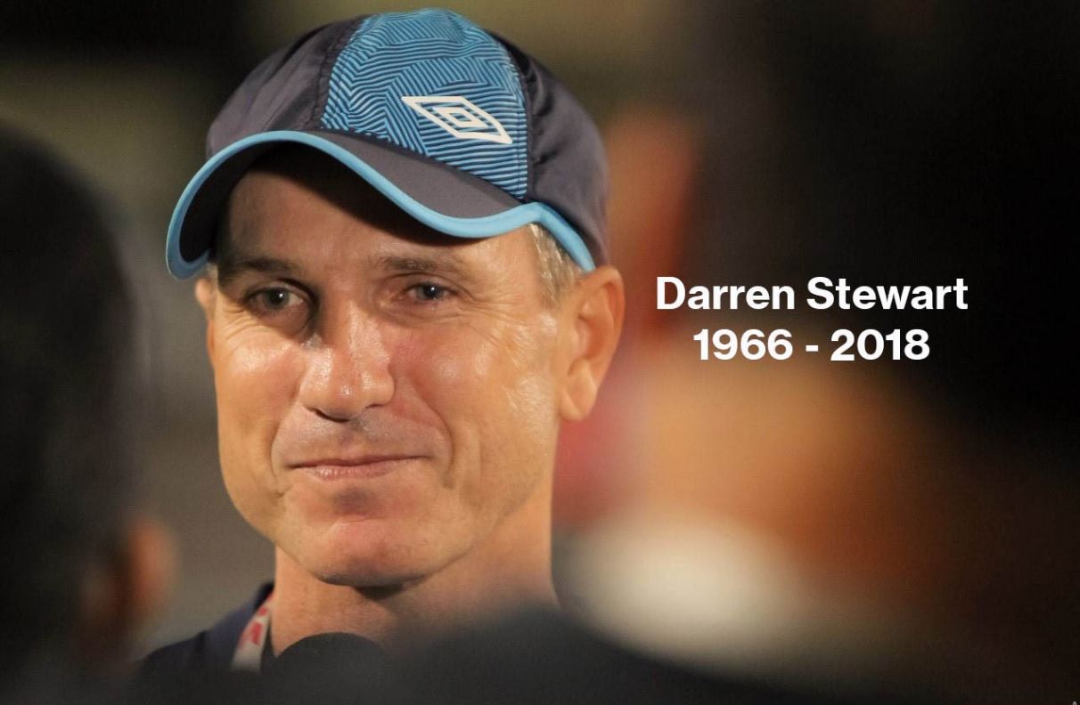 ސްޓެވާޓް ނިޔާވުމުން ފުޓްބޯޅަ އާއިލާއަށް ބޮޑު ހިތާމައެއް