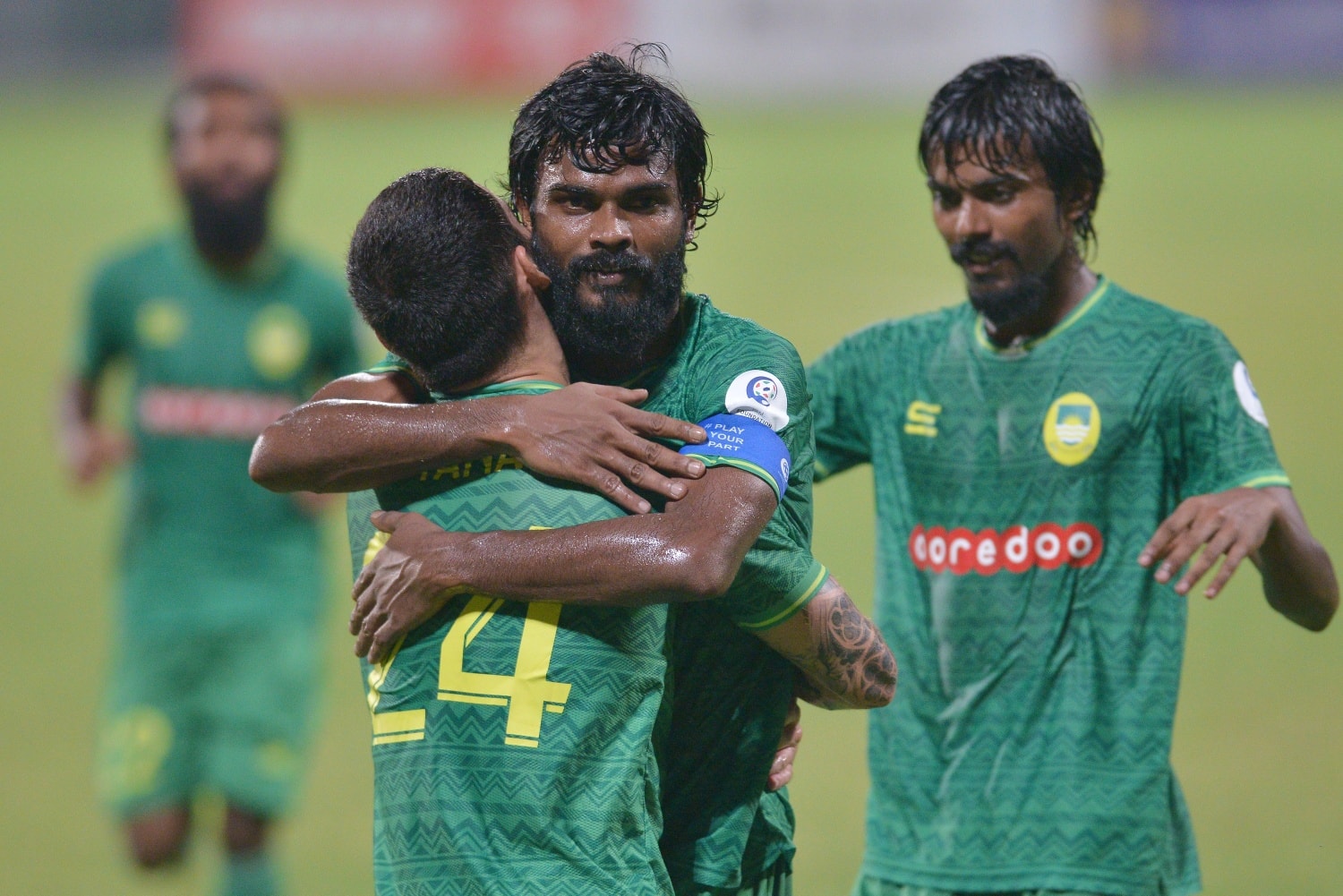 ދަ ގްރާންޑޭ ބަލިކޮށް މާޒިޔާ އިން ފޯމު ދަމަހައްޓައިފި