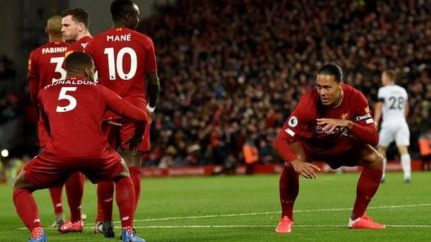 ލިވަޕޫލުން ފަހަތުން އަރައި މޮޅުވެ މެންޗެސްޓާ ސިޓީގެ ރެކޯޑާ އެއްވަރުކޮށްފި