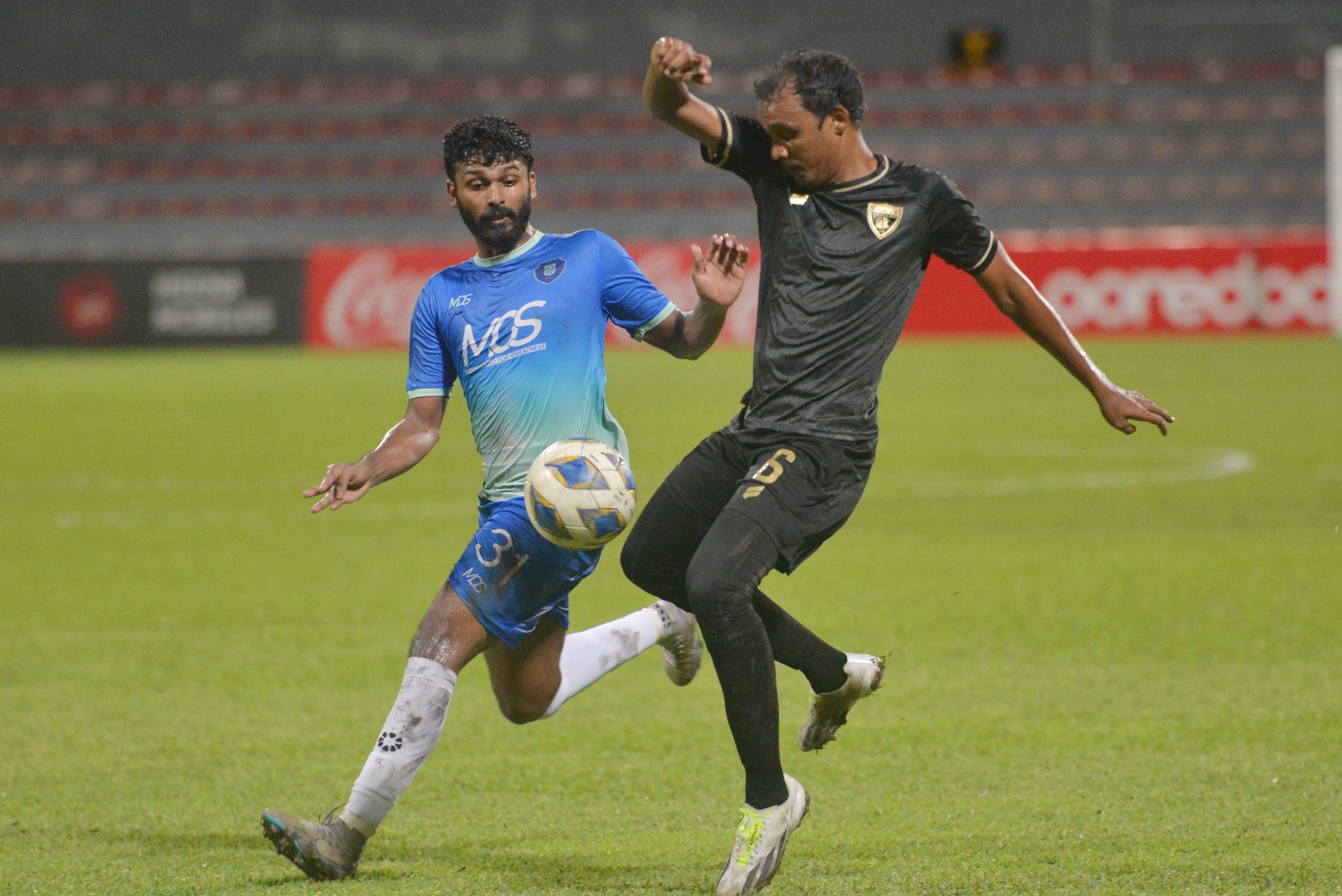 ރިޒޭގެ ހެޓްރިކާ އެކު އީގަލްސް އިން ސަސް ބަލިކޮށްފި