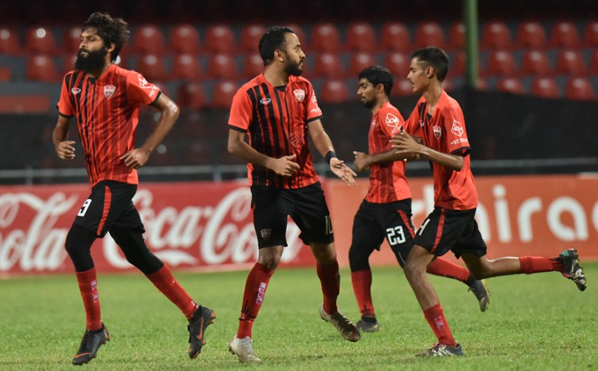 ޓީސީން ފަހަތުން އަރައި ދަ ގްރާންޑޭ ބަލިކޮށްފ