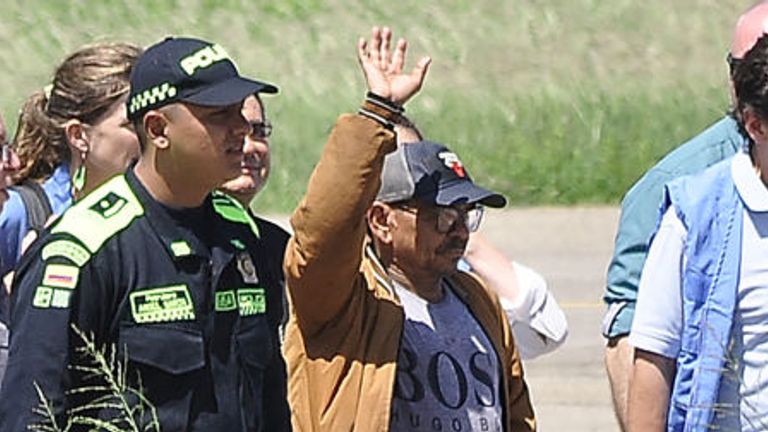 ރަހީނުކުރި ޑިއާޒްގެ ބައްޕަ ދޫކޮށްލައިފި، ހާލު ރަނގަޅު