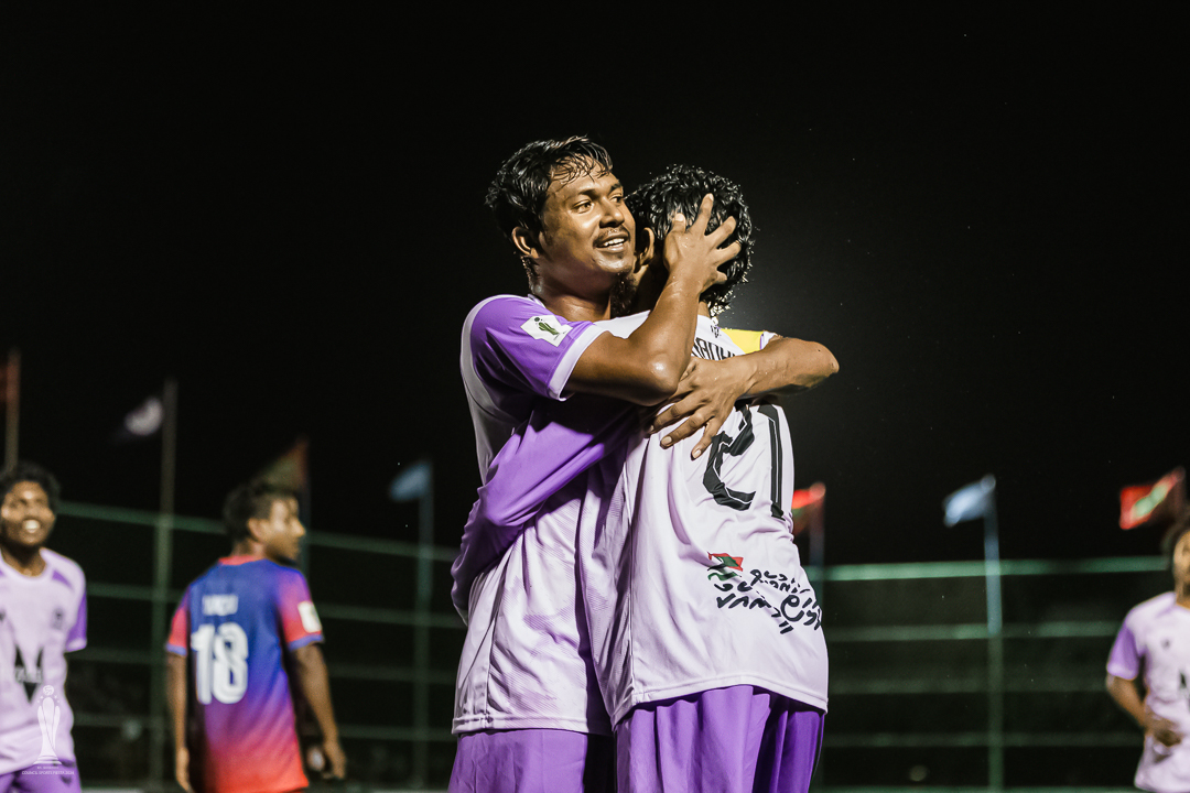 ށ. ގޮއިދޫ ފުޓްސަލް: ޔުނީކް ބޯއީޒް އާއި އެމްޓީ ސްޕޯޓްސް އަށް ފުރަތަމަ މޮޅު