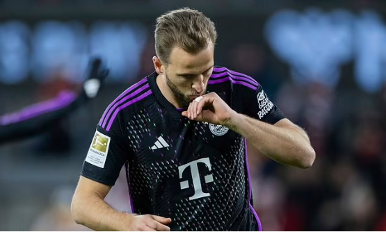 ކޭންގެ ރެކޯޑް ގޯލާ އެކު ބަޔާނަށް އެއް ވަނަ