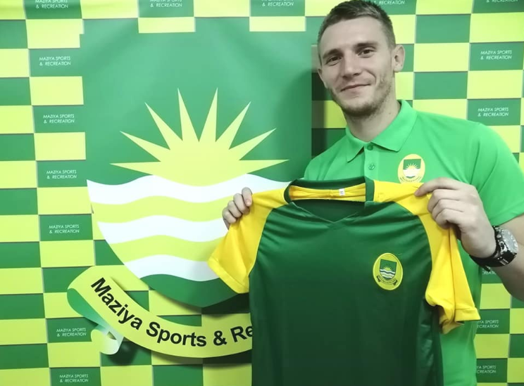 މާޒިޔާ އަށް ބިދޭސީ އިތުރު ޑިފެންޑަރެއް