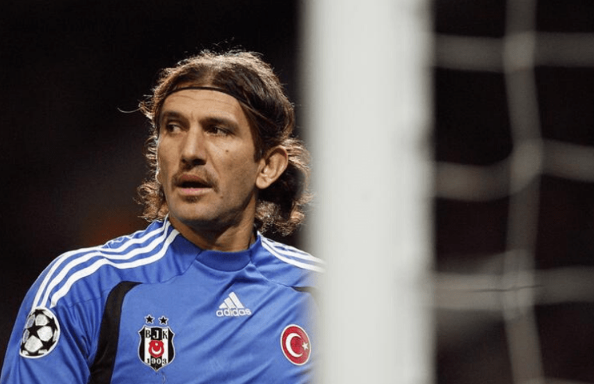 ކޮވިޑް-19: ތުރުކީ އާއި ބާސެލޯނާގެ ކުރީގެ ގޯލްކީޕަރުގެ ހާލު ސީރިއަސް ވެއްޖެ