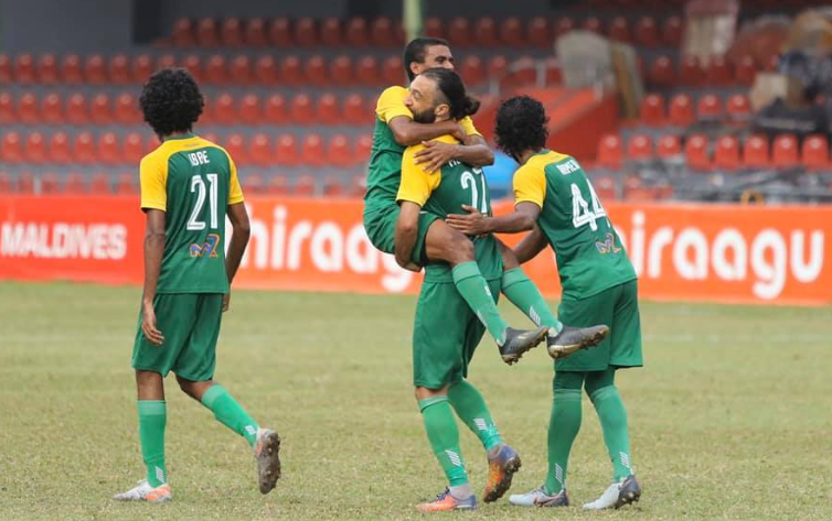 ޗެމްޕިއަން މާޒިޔާ އިން ދަ ގްރާންޑޭ ބަލިކޮށްފި