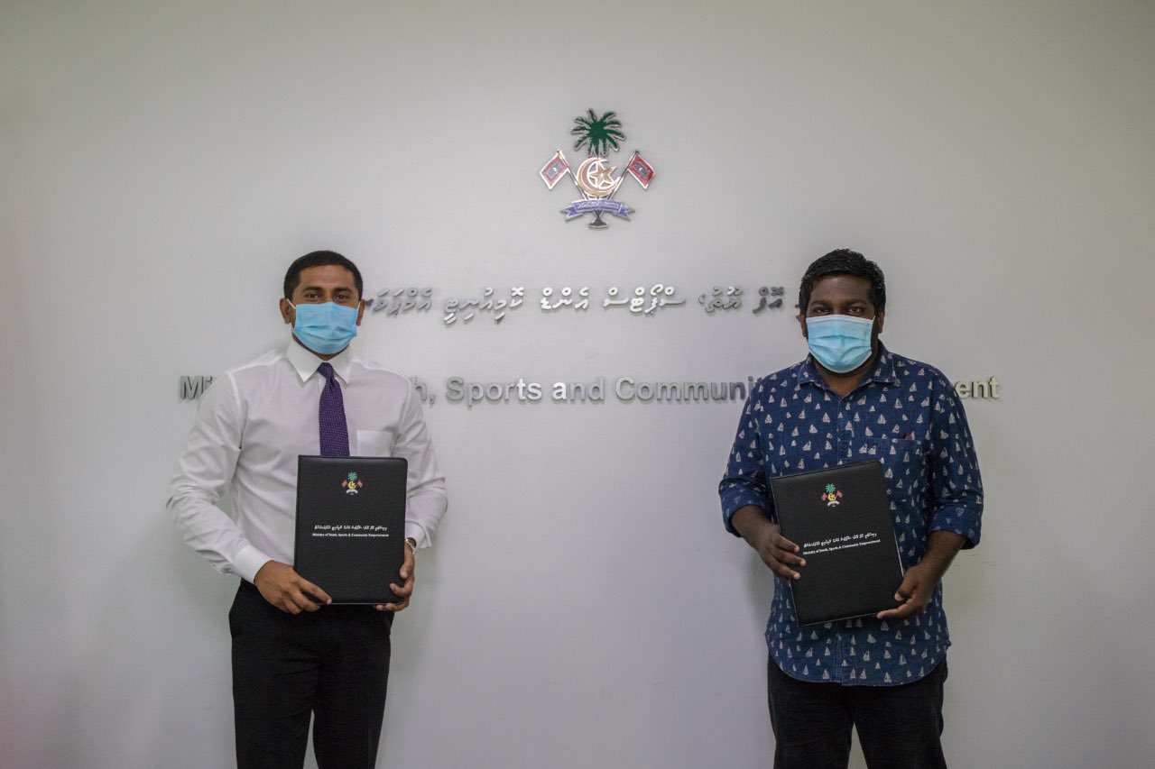 ތިން ދަނޑެއްގެ ޓާފް ބަދަލުކޮށް ދެ ރަށެއްގައި ފުޓްސަލް ދަނޑު އަޅަނީ