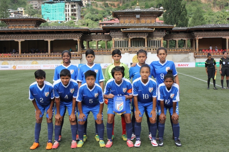 15 އަހަރުން ދަށުގެ އަންހެންކުދިންގެ ސަރަހައްދީ ފުޓުބޯޅަ މުބާރާތް ފަށައިފި