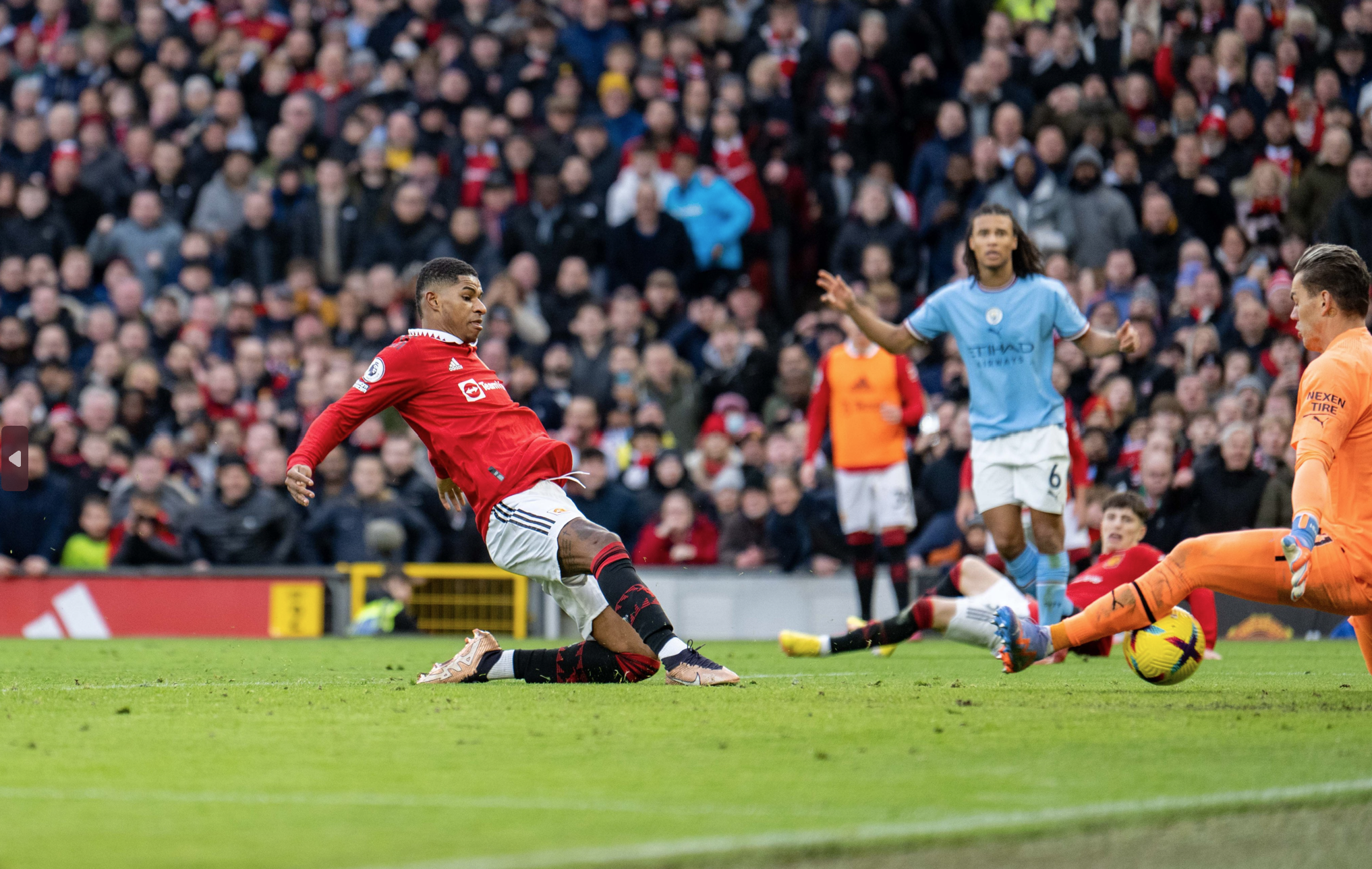 ވާދަވެރި ސިޓީ ބަލިކޮށް ޔުނައިޓެޑް ކުރިއަށް ހިފައިފި