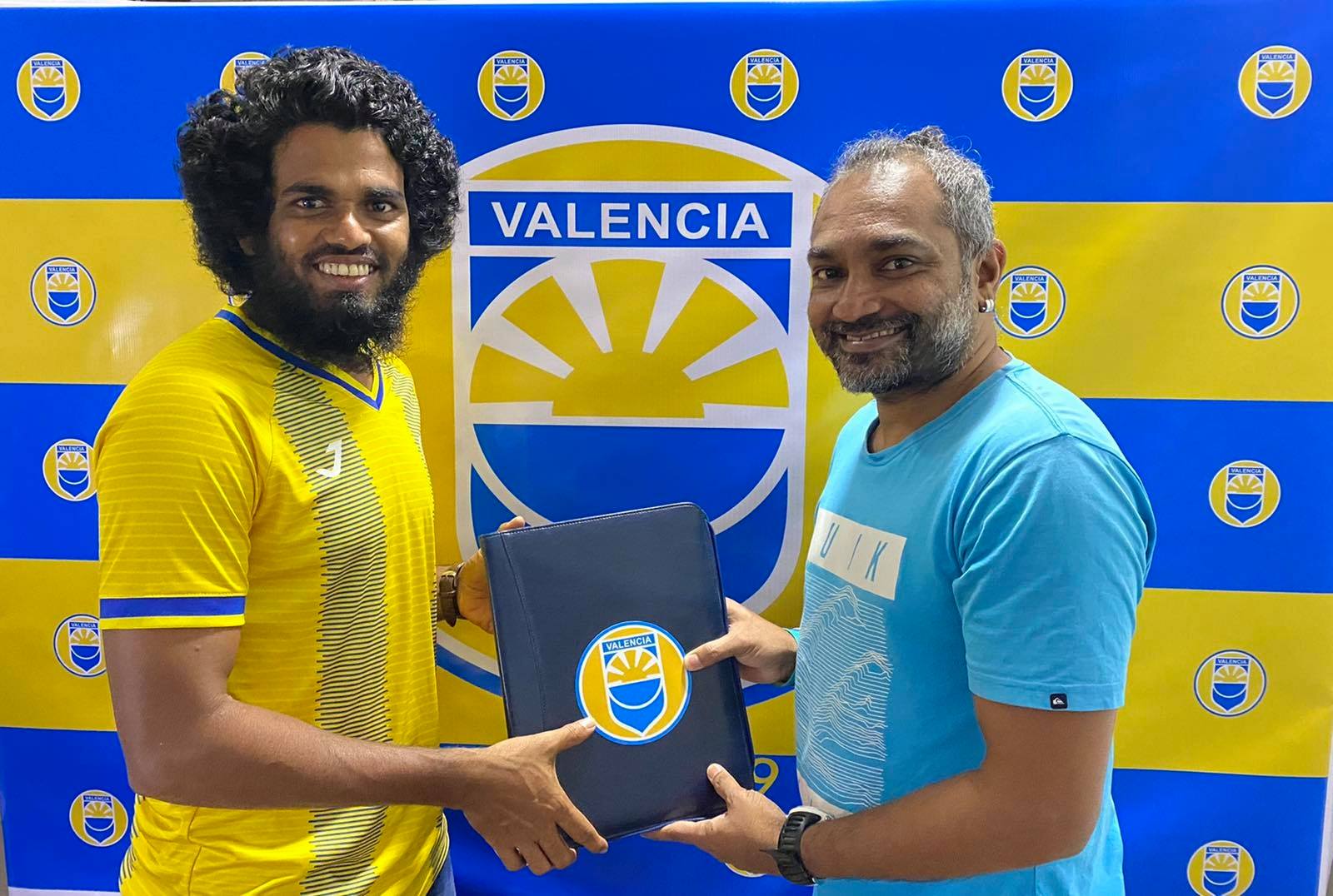 ވެލެންސިއާގެ ކޯޗަކަށް އާތީ ހަމަޖައްސައި ގައުމީ ކެޕްޓަން އަކްރަމް ގެނެސްފި