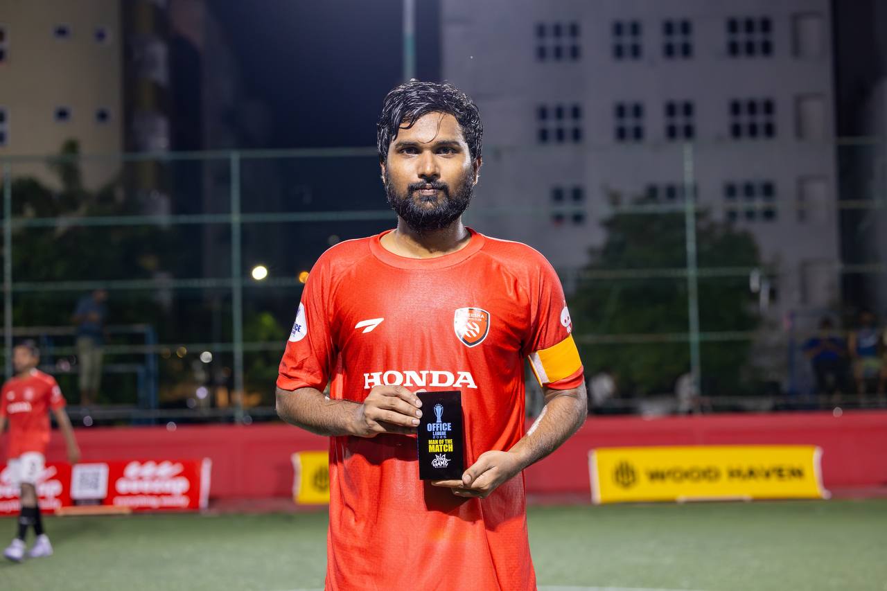 އޮފީސް ލީގު: ޝީޝާ އާއި ދަރުމަވަންތަ ފެށީ ގަދަކޮށް